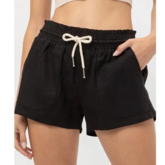 Monrow NEW Women's Linen flare Shorts- Black - Picture 1 of 12